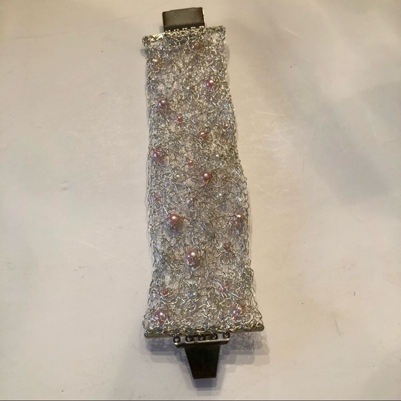 Artisan silver mesh wire and pink bead bracelet. - Picture 7 of 7